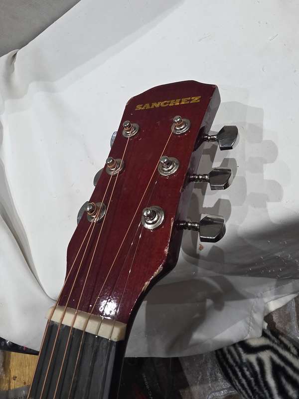 SANCHEZ GUITAR