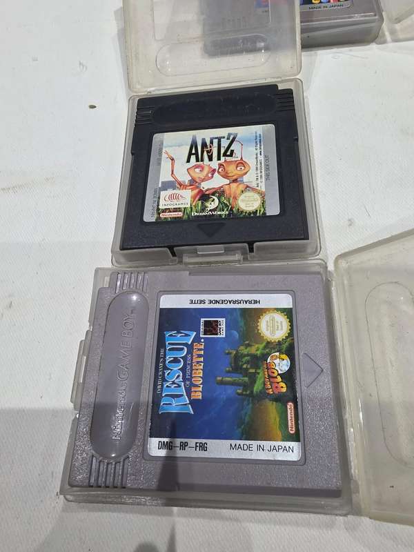 NINTENDO 1989 GAME BOY INCL.8 GAME CARTRIDGES