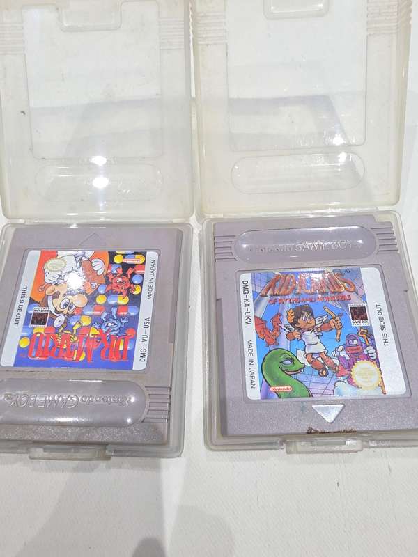 NINTENDO 1989 GAME BOY INCL.8 GAME CARTRIDGES