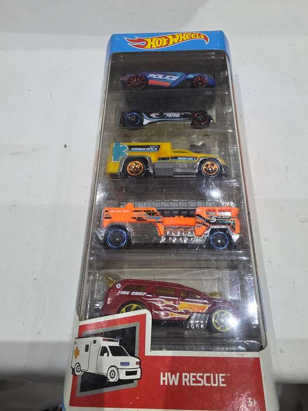 SET OF FIVE HW RESCUE HOTWHEEL CARA