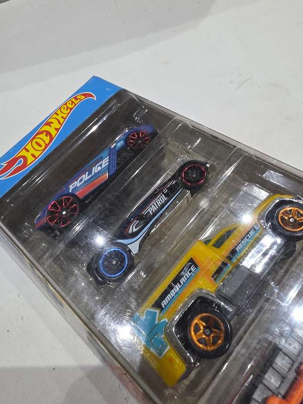 SET OF FIVE HW RESCUE HOTWHEEL CARA