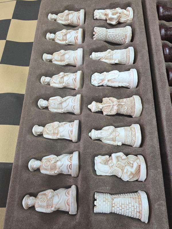 VINTAGE CHINESE CHESS SET