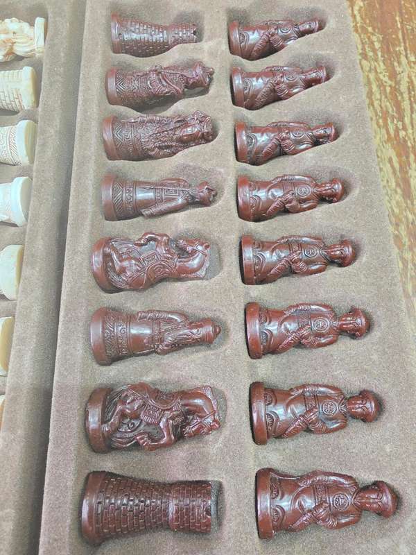 VINTAGE CHINESE CHESS SET