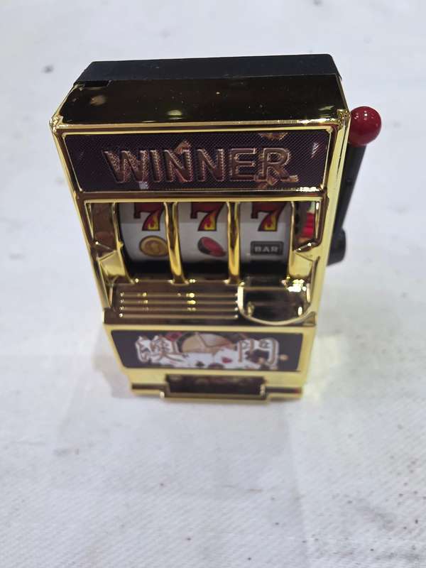 MINIATURE DOLLS HOUSE CASINO MACHINE