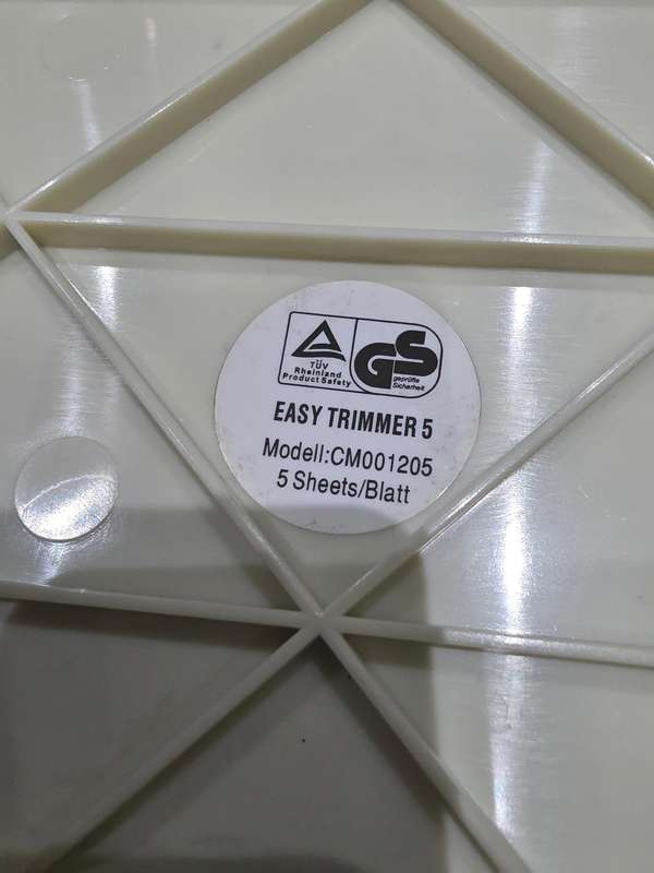 EASY PAPER TRIMMER