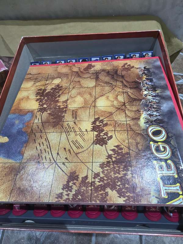 SRTATEGO ORIGINAL BOARD GAME(EXCELLENT CONDITION)