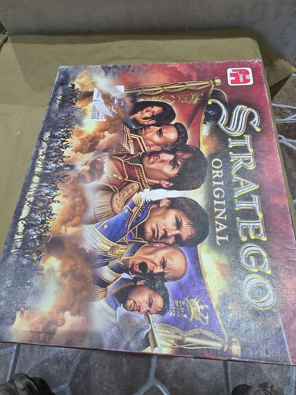 SRTATEGO ORIGINAL BOARD GAME(EXCELLENT CONDITION)