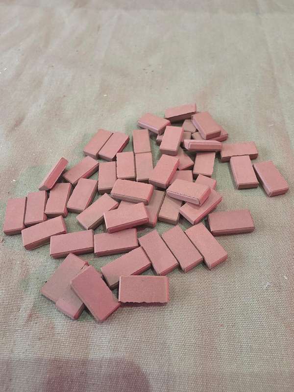JOBLOT 48 PIECE MINIATURE CLAY BRICKS