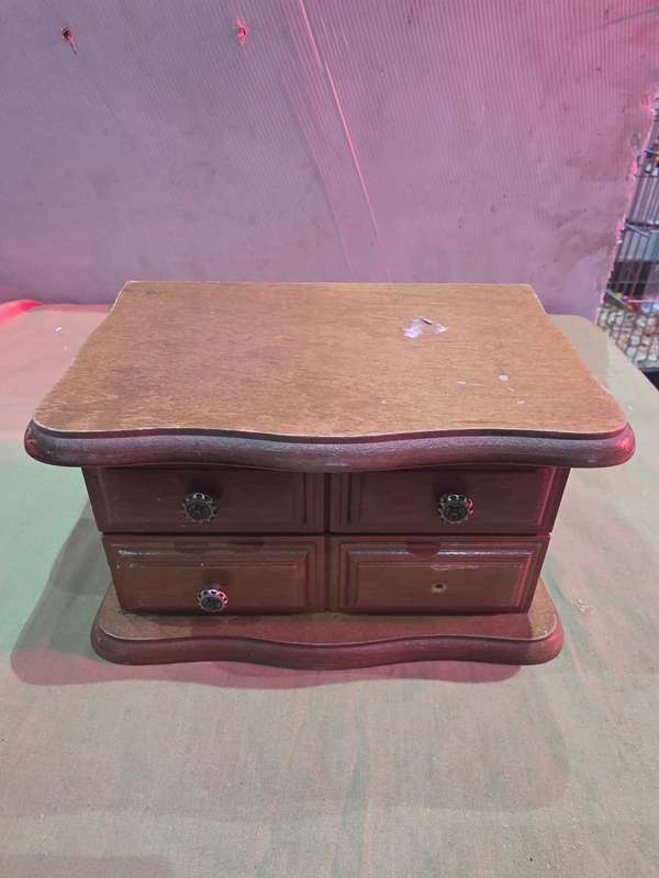 SOLID WOOD VINTAGE JEWELRY BOX WITH DRAWER