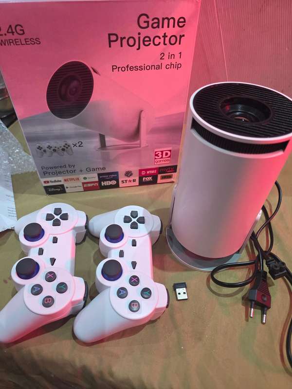Game projector 2.4G wireless