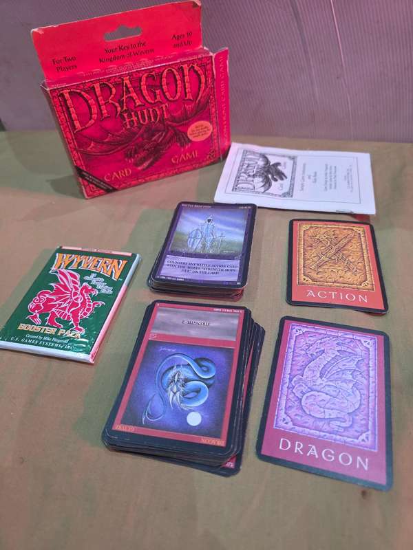 COMPLETE SET VINTAGE DRAGON HUNT  CARD GAME PLUS 15 FANTASY TDC BOOSTER CARDS