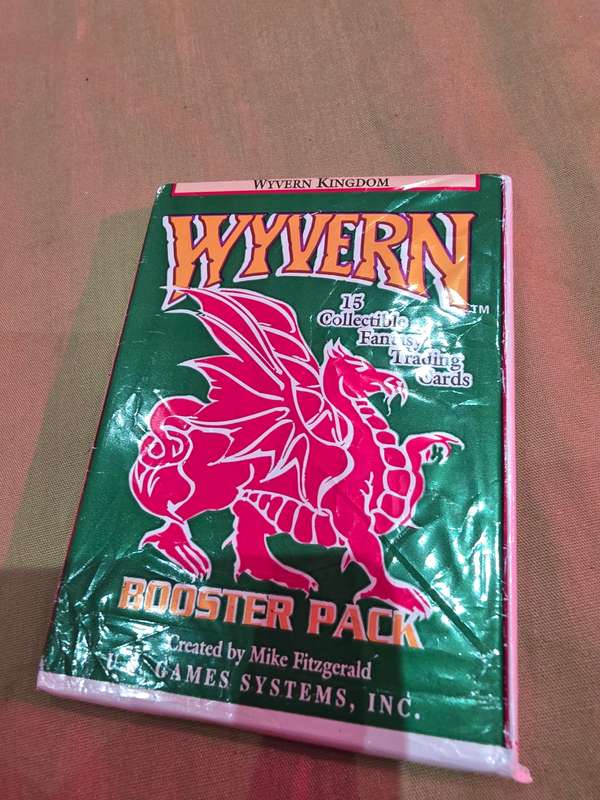 COMPLETE SET VINTAGE DRAGON HUNT  CARD GAME PLUS 15 FANTASY TDC BOOSTER CARDS