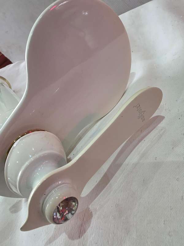 STUNNING MODERN CREAM AND GOLD MIXER FAUCET