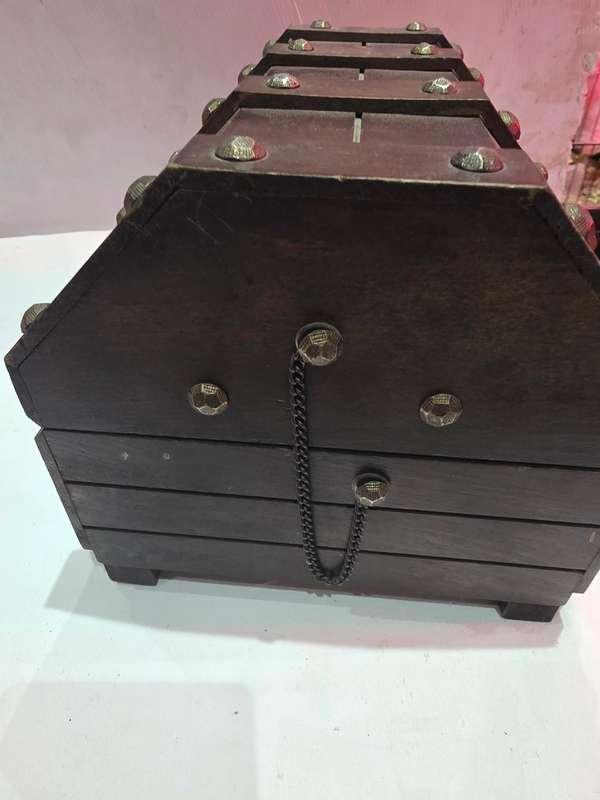 VINTAGE GOTHIC LION HEAD PIRATE STYLE TREASURE CHEST WOODEN JEWELRY BOX(24 X18X18CM)