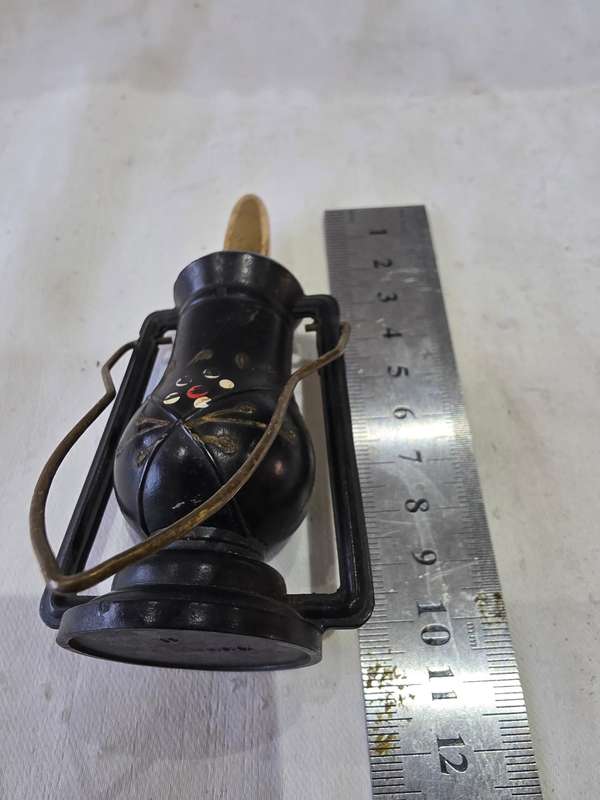 VINTAGE WESTON ART DECOR TRENCH TABLE LIGHTER LANTERN DESIGN (USA)RARE