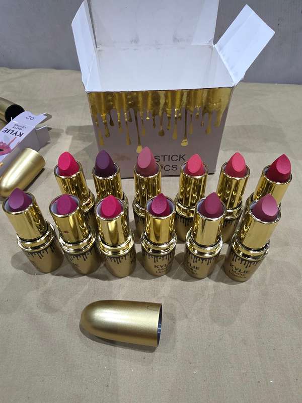 12 SHADES KYLIE MATTE LIPSTICKS