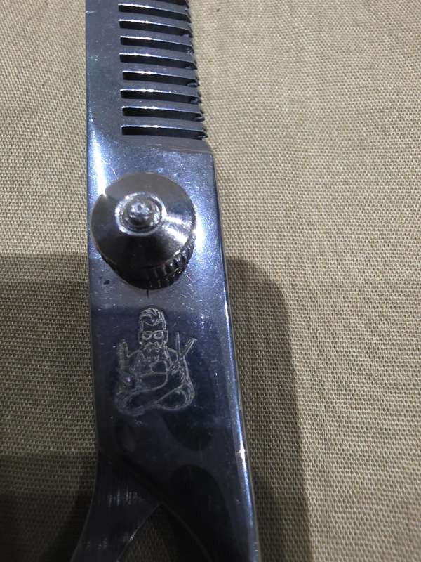 HIGH QUALITY HAIR DRESSING SCISSORS