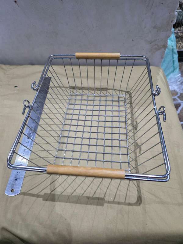 MINIATURE SHOPPERS METAL BASKET(28 X 22 X 10CM)