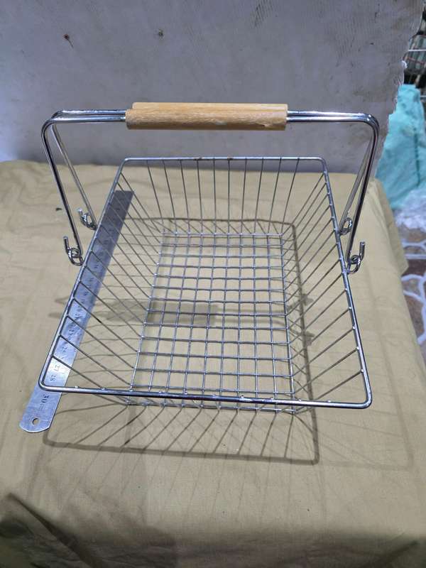 MINIATURE SHOPPERS METAL BASKET(28 X 22 X 10CM)