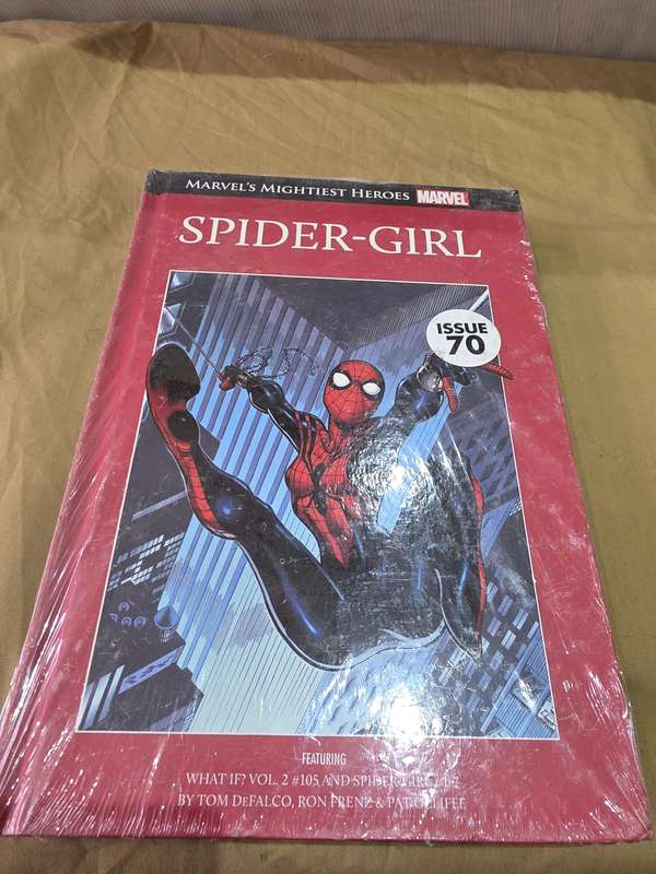 MARVEL SUPERHEROES HARDCOVER COMIC (SPIDERGIRL)