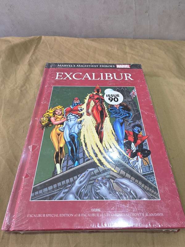 MARVEL SUPERHEROES HARDCOVER COMIC (EXCALIBUR )