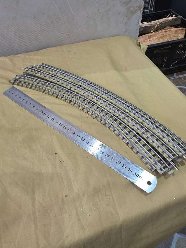 JOBLOT HORNBY DUBLO GAUGE OO TRACKS AND  A LOCOMOTIVE(TRACKS ARE UNUSED)