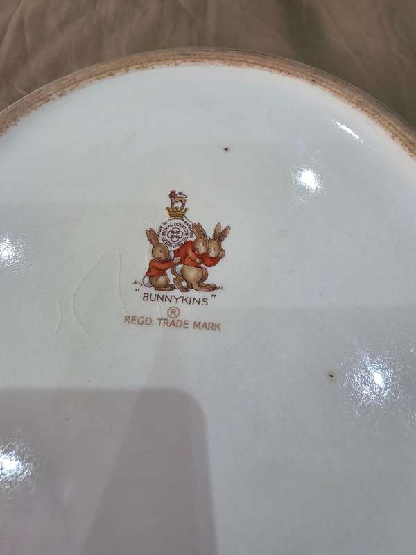 VINTAGE ROYAL DOULTAN BUNNYKINS HEAVY BREAKFAST BOWL)