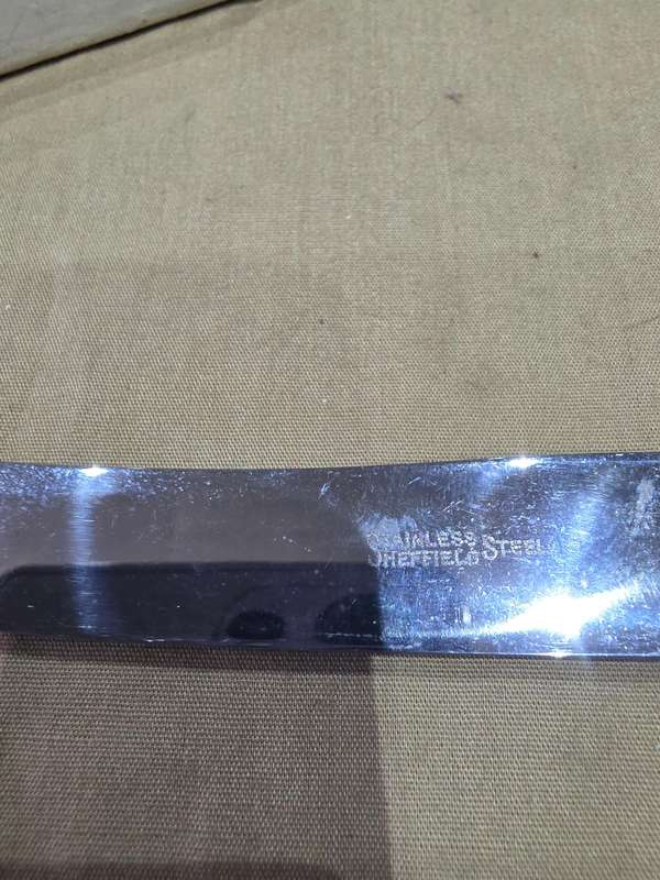 6 PIECE STAINLESS STEEL SHEFFIEL ENGLAND BONE HANDLE BUTTER KNIVES(UNUSED)
