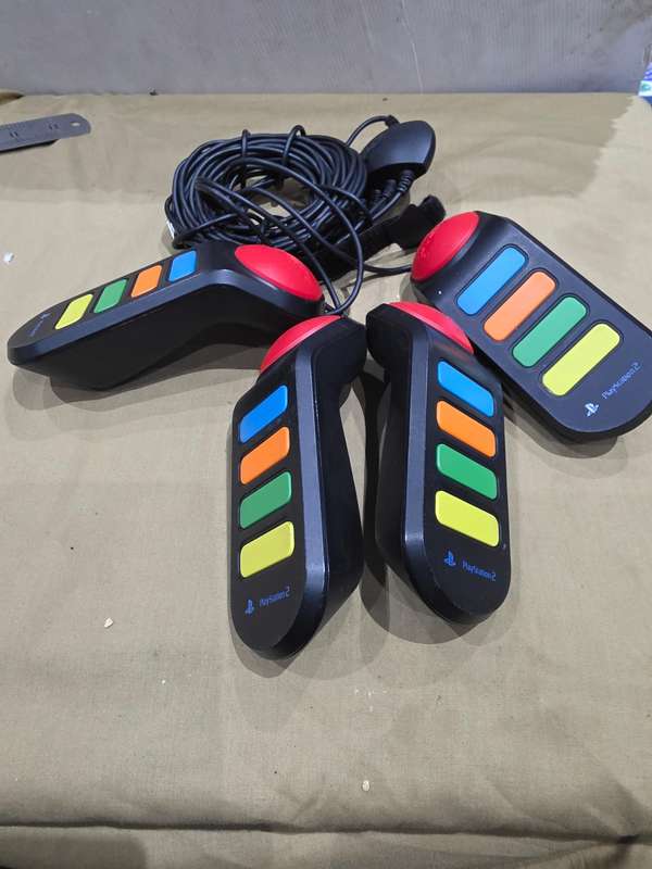 PLAYSTATION 2 BUZZERS