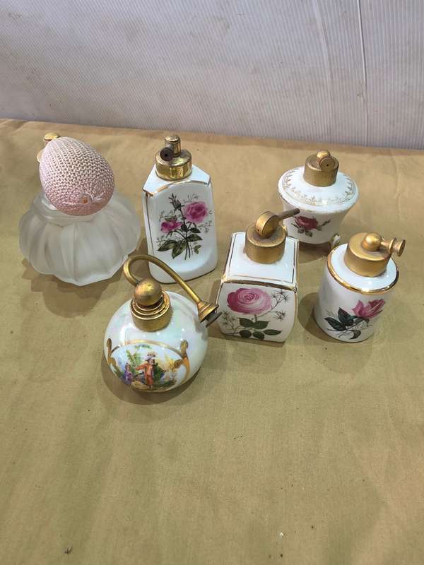 COLLECTION OF VINTAGE PERFUME BOTTLES