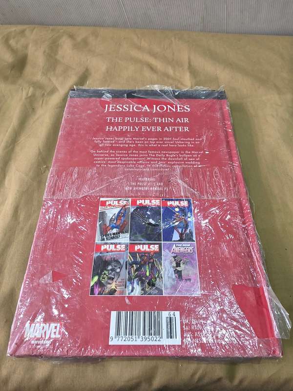 MARVEL SUPERHEROES HARDCOVER COMIC (JESSICA JONES)
