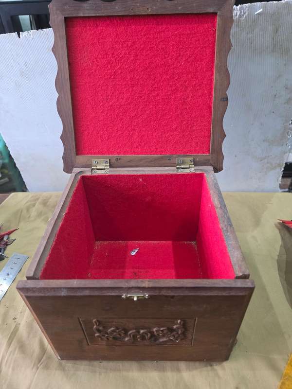 CARVED VINTAGE SOLID WOOD ALL PURPOSE ASSESCORY BOX(2 WAY OPENING)23 ×23 ×17CM