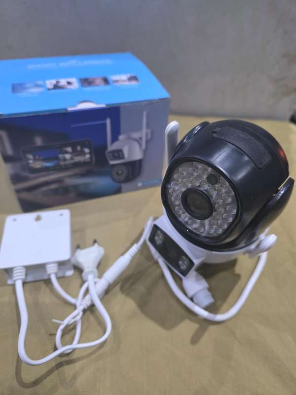SMART WIFI DOME CAMERA (DOUBLE SCREEN AND DOUBLE CHANNEL)