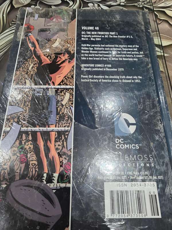 DC HARDCOVER COMIC (THE NEW FRONTIER)