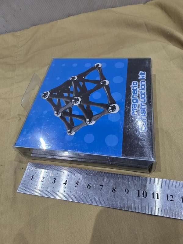 MAGNETIC CONSTRUCTION KIT