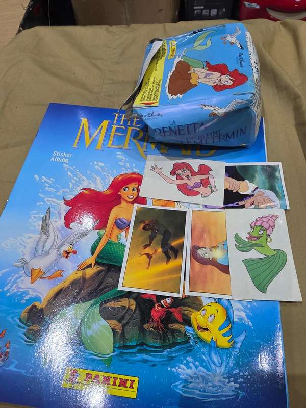 THE LITTLE MERMAID STICKER ALBUM INCLUDING A BOX OF 250 STICKERS(PANINI PRODUCT