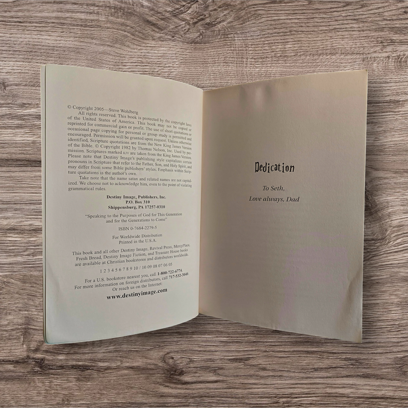 Softcover Book Hour of the Witch by Steve Wohlberg