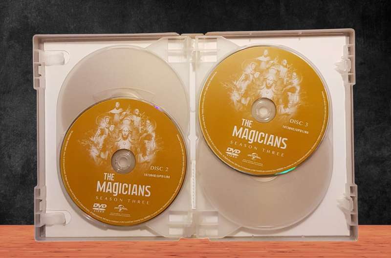 The Magicians: Season 3 DVD Box Set Region 2 Very Good Condition Fantasy Drama Series