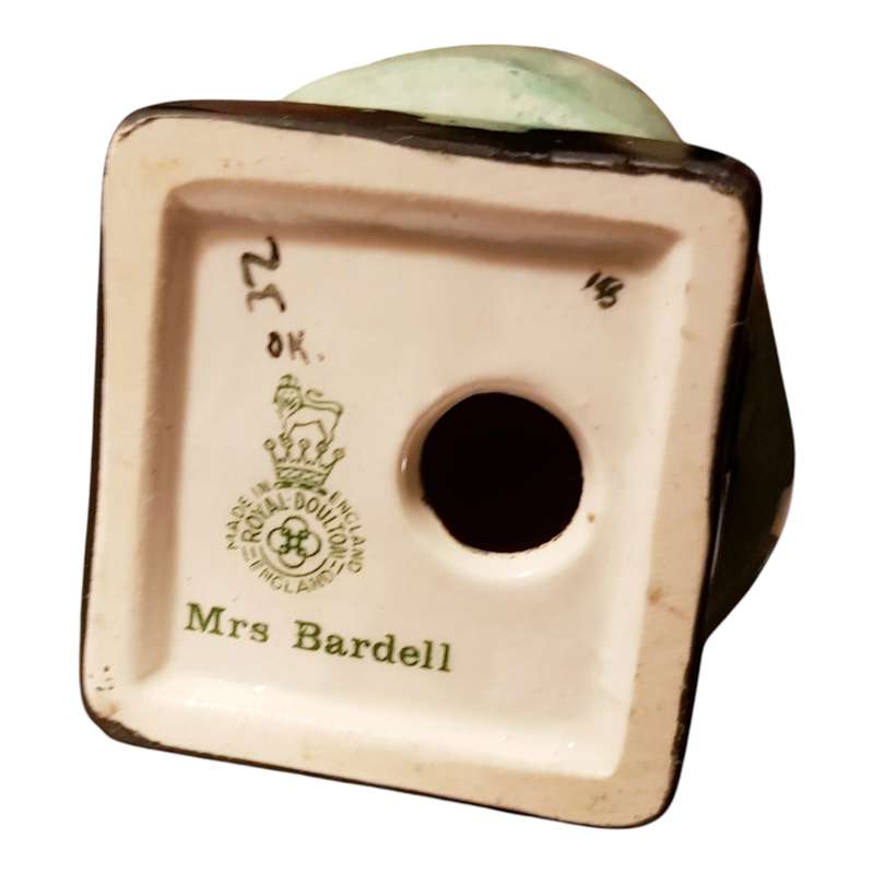 Royal Doulton Mrs Bardell Figurine  Charles Dickens Series  Vintage HN2149 Character Figure