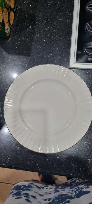 Royal Albert 120 piece with gold cutley set