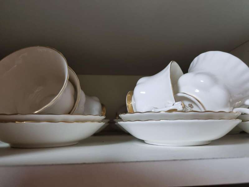 Royal Albert 120 piece with gold cutley set