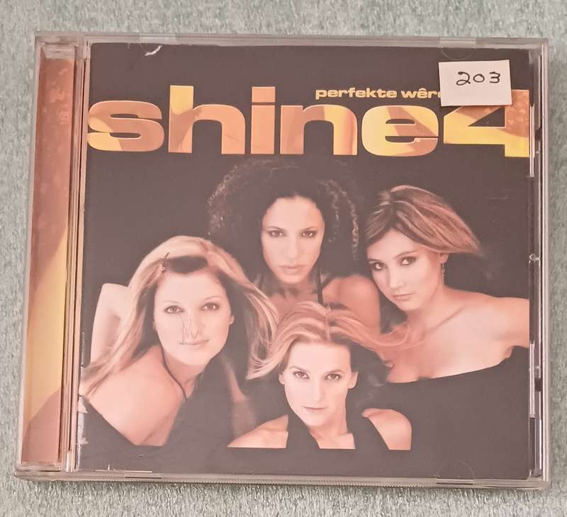 SHINE 4 - PERFEKTE WERELD