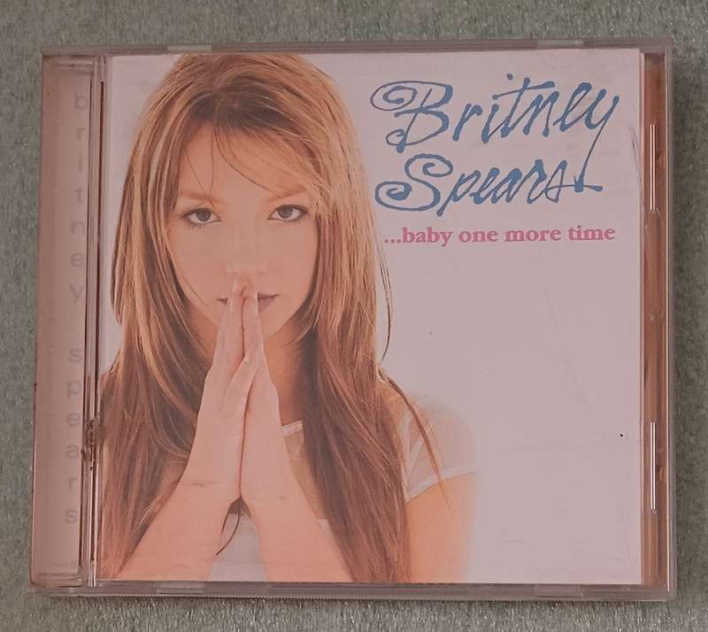 BRITNEY SPEARS - BABY ONE MORE TIME