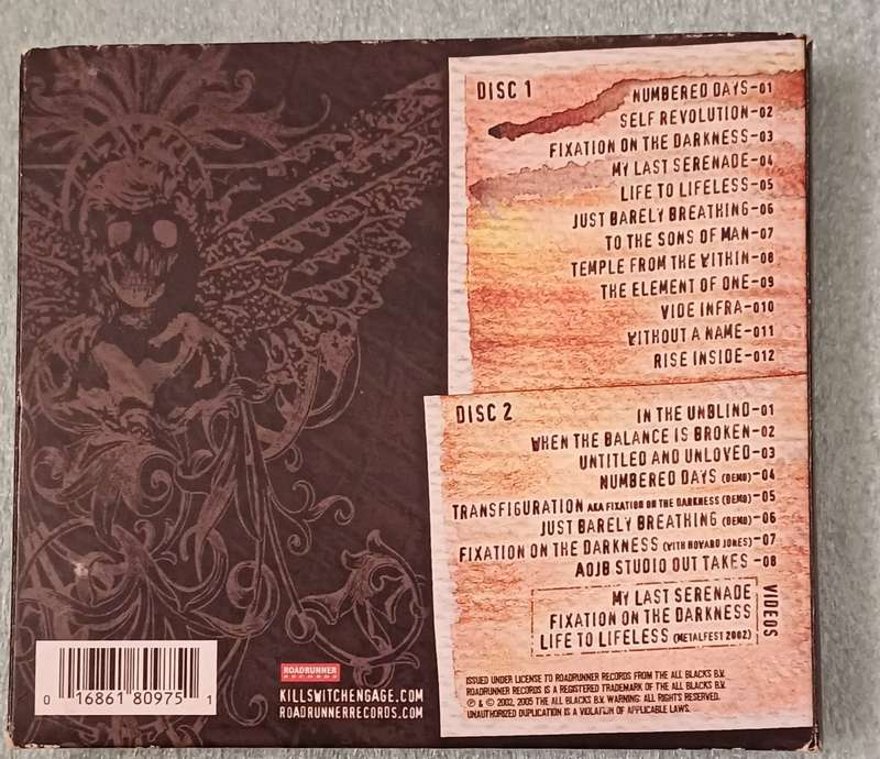 KILLSWITCH ENGAGE - ALIVE OR JUST BREATHING