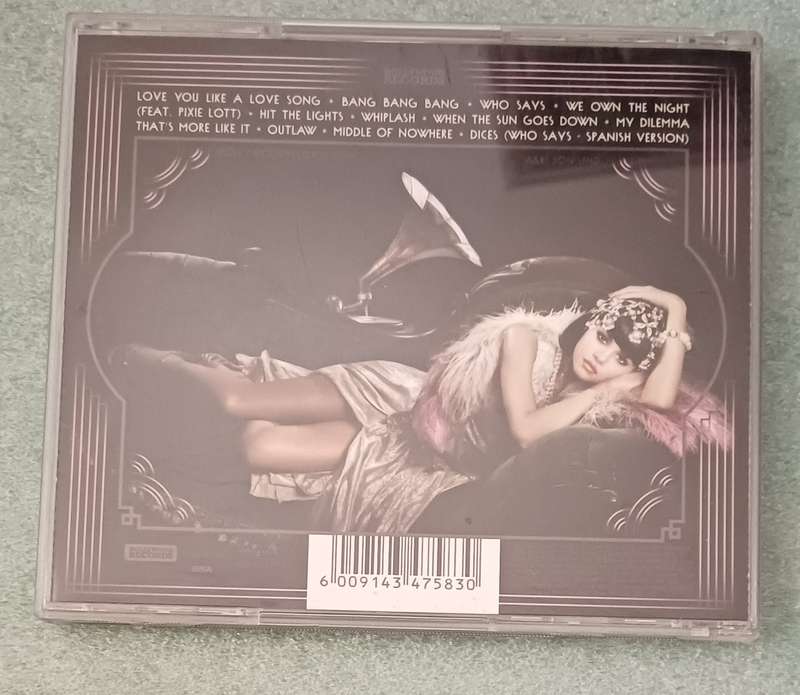 SELENA GOMEZ - WHEN THE SUN GOES DOWN