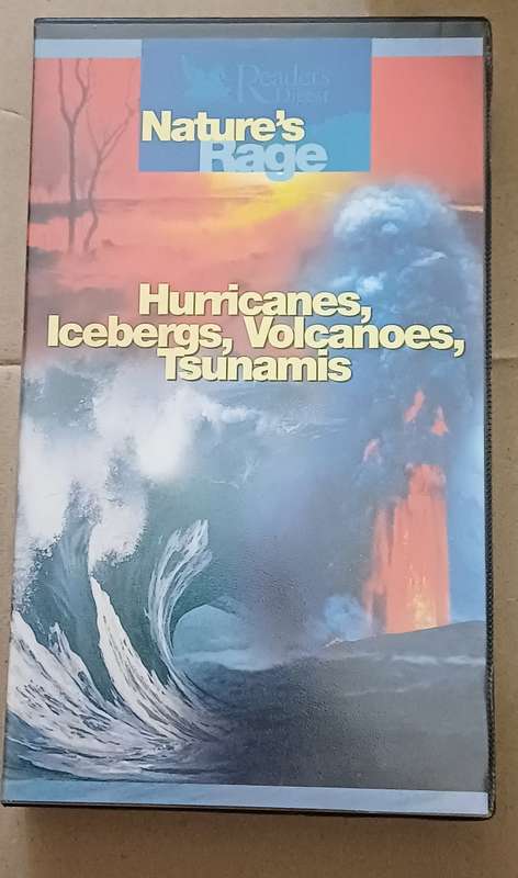READER'S DIGEST - NATURE'S RAGE HURRICANES, ICEBERGS , VOLCANOES , TSUNAMIS