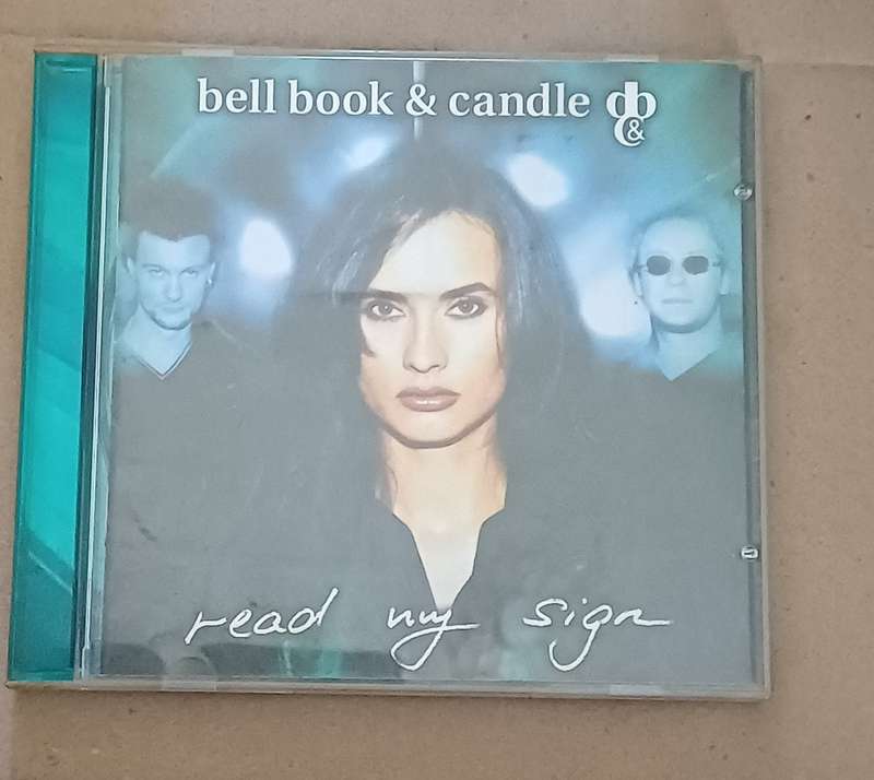BELL BOOK & CANDLE - READ MY SIGN