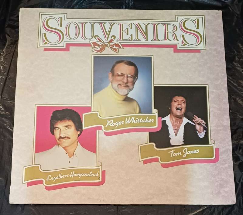 SOUVENIRS