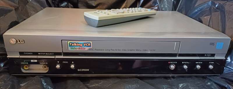 LG VIDEO CASSETTE RECORDER VCR ( MODEL NO: GC290SW TALKING VCR )