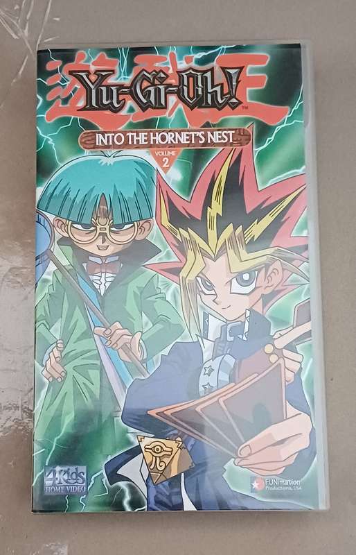 YU-GI-OH! INTO THE HORNEST'S NEST VOLUME 2